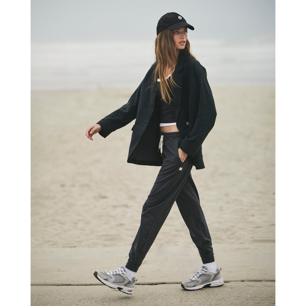 Vuori Jogger Pants Women S Black  Performance Heather Stretch Pockets Drawstring